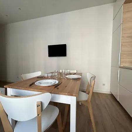 Lumineux T2 à Grenoble, Calme Et Confortable